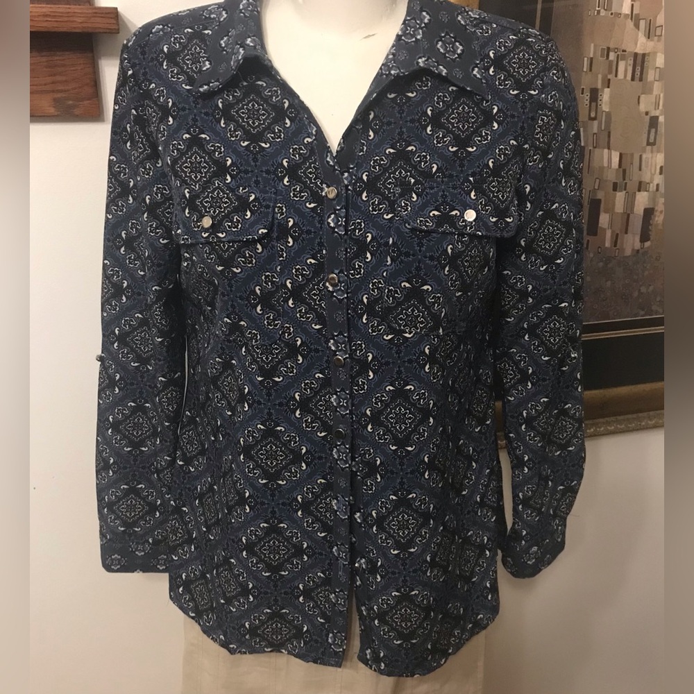 Notations Ladies Button-up Blouse - Size Medium